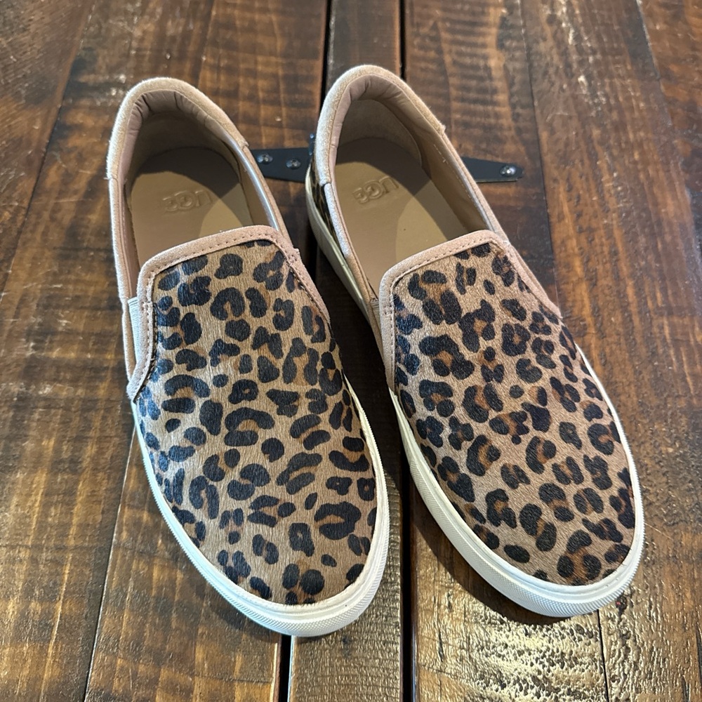 UGG Leopard Calf Hair Slip On Platform Sneakers Loafers Women Size 8.5
